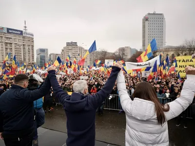Teama de o victorie a extremismului a ras 4,8 miliarde de lei din fondurile de pensii Foto: Facebook